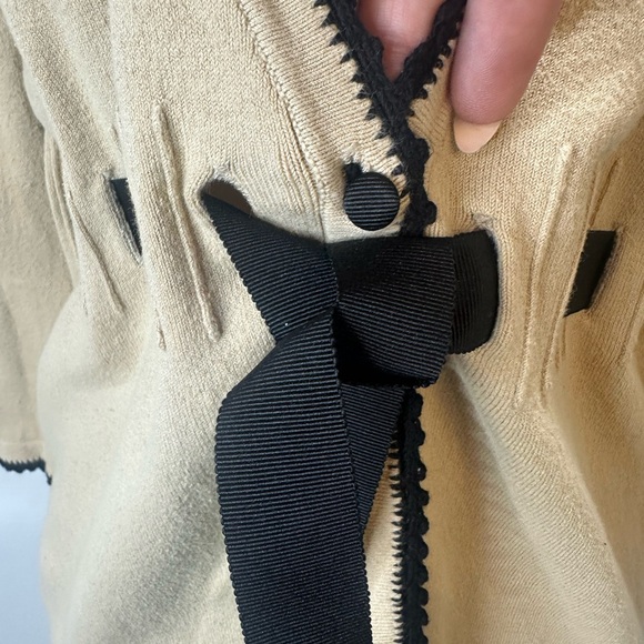 White House Black Market Beige Sweater Cardigan with Black Ribbon Size L - Picture 3 of 11